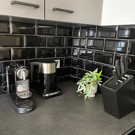 Tiny House - Terrasse - Garten - Wlan - Netflix - Ebikes - Parkmoeglichkeiten *