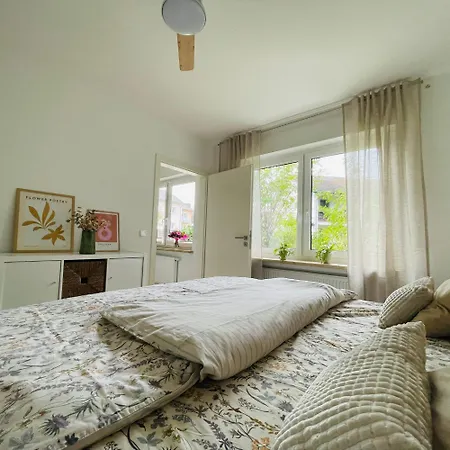 Apartment Tiny House - Terrasse - Garten - Wlan - Netflix - Ebikes - Parkmoeglichkeiten Taunusstein