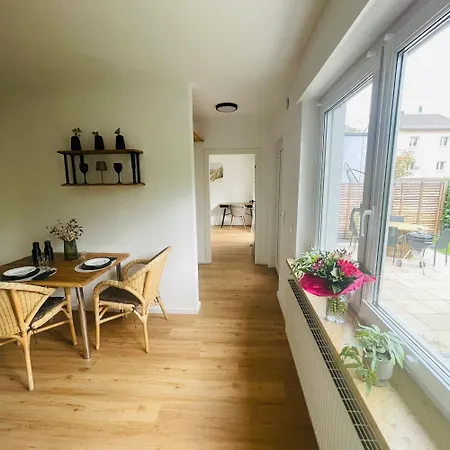 Tiny House - Terrasse - Garten - Wlan - Netflix - Ebikes - Parkmoeglichkeiten Apartment