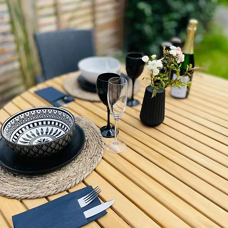 Tiny House - Terrasse - Garten - Wlan - Netflix - Ebikes - Parkmoeglichkeiten Taunusstein