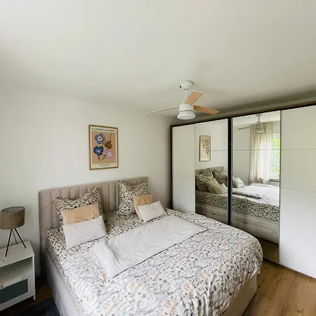 Apartment Tiny House - Terrasse - Garten - Wlan - Netflix - Ebikes - Parkmoeglichkeiten