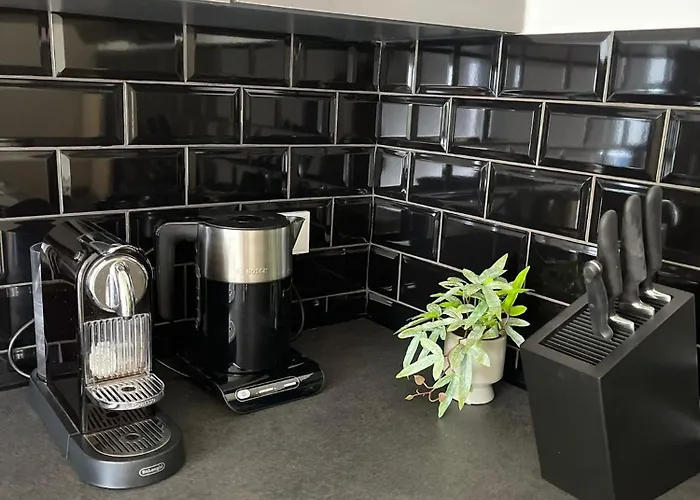 Tiny House - Terrasse - Garten - Wlan - Netflix - Ebikes - Parkmoeglichkeiten *