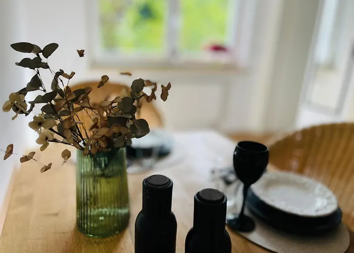 Appartamento Tiny House - Terrasse - Garten - Wlan - Netflix - Ebikes - Parkmoeglichkeiten *